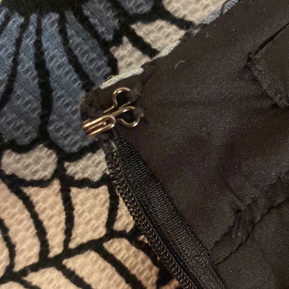 Ann Taylor Factory Skirt - Size 0 - Very Pretty Blues, Yellow and White Floral - Picture 5 of 7